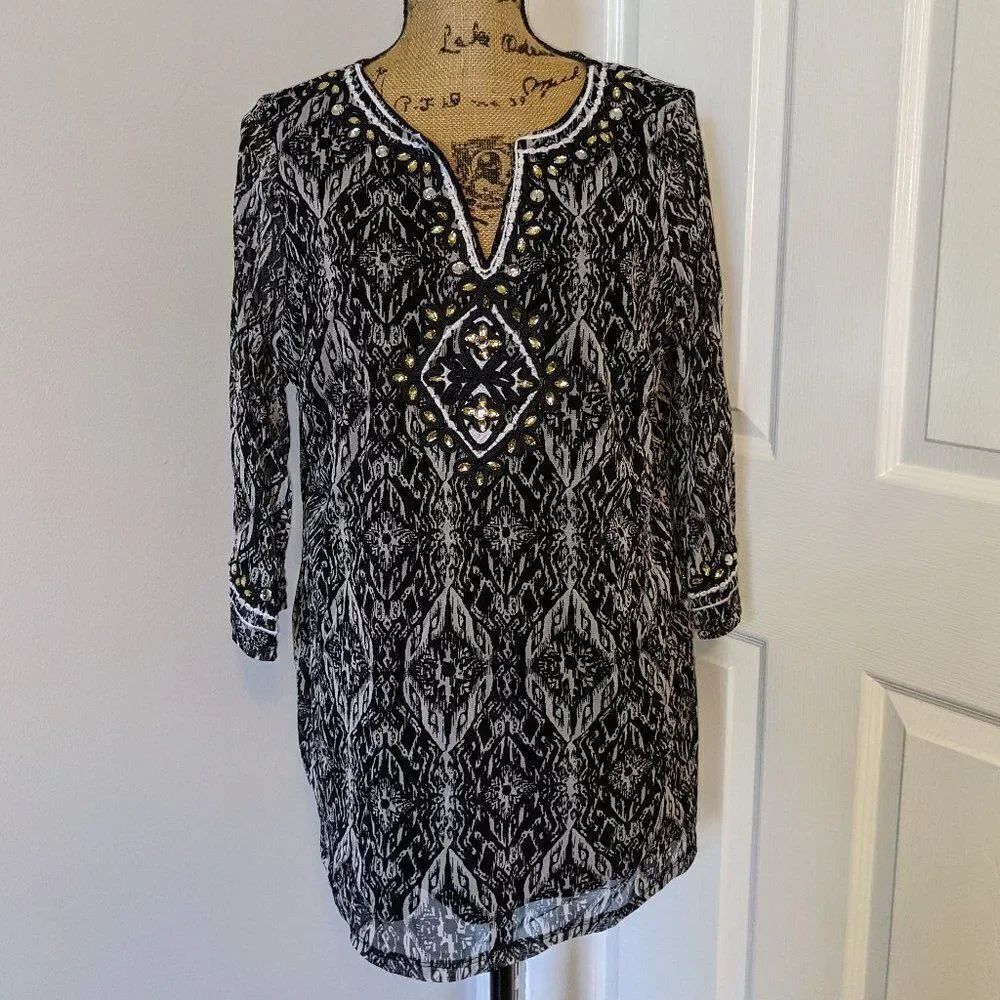 Black and white blouse